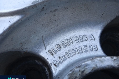 KOMPLET FELG ALUMINIOWYCH Z OPONAMI SEAT TOLEDO 4x100 15&#x27; ET38