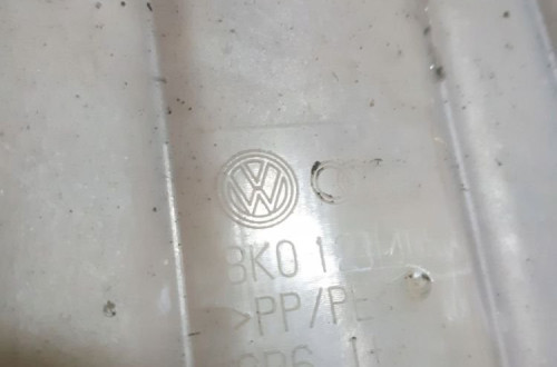 AUDI A4 8K ZBIORNICZEK WODY WYRÓWNAWCZY 8K0121405A