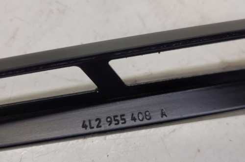 RAMIĘ WYCIERACZKI PRAWE AUDI Q7 4L 4L2955408A UK