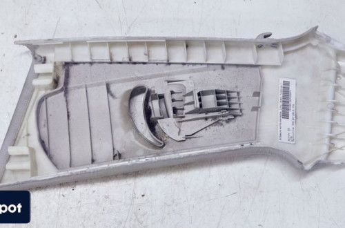 OSŁONA SŁUPKA B PRAWA AUDI A4 B8 8K0867282A V39