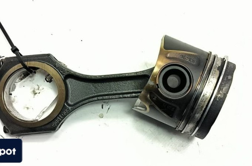 TŁOK MERCEDES SPRINTER 313 65100