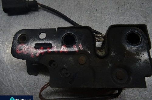 SKODA OCTAVIA II 04-08 VRS ZAMEK MASKI