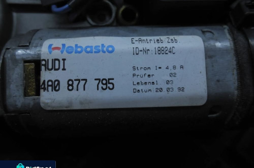 AUDI A6 C4 SILNICZEK SZYBERDACHU 4A0877795