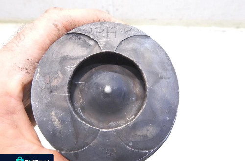 TŁOK TŁOKI KORBOWÓD SUBARU FORESTER III 2.0 D