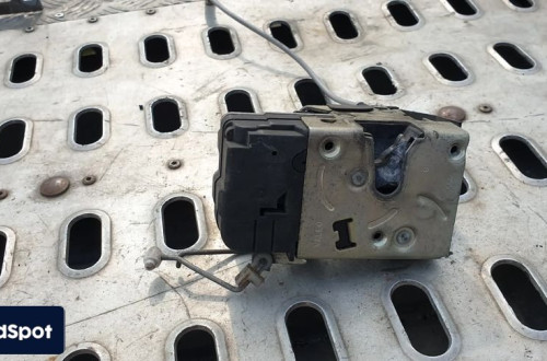 peugeot 307 sw zamek lewy przod przedni 6 pin europa