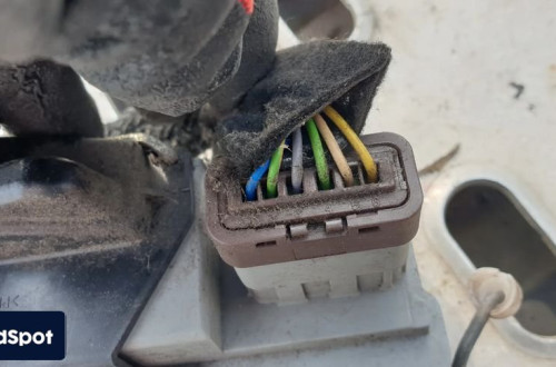 peugeot 307 sw zamek lewy przod przedni 6 pin europa