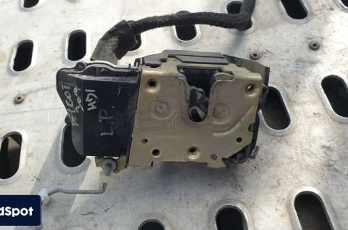 peugeot 307 sw zamek lewy przod przedni 6 pin europa