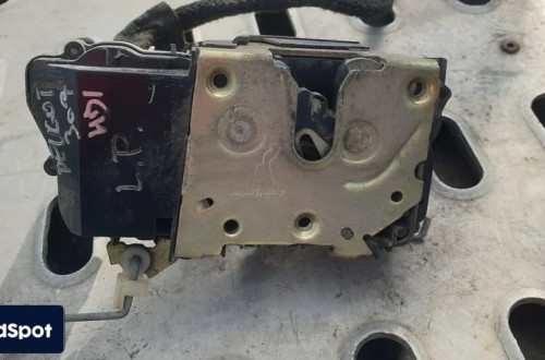 peugeot 307 sw zamek lewy przod przedni 6 pin europa