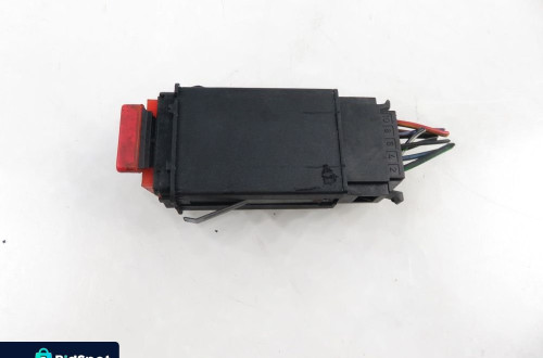 WŁĄCZNIK AWARYJNYCH AUDI A4 B5 8D0941509H
