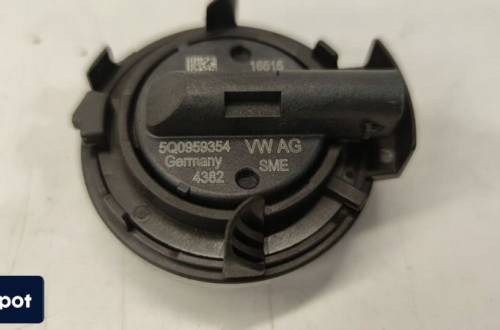 CZUJNIK UDERZENIOWY AUDI A3 8V 5Q0959354