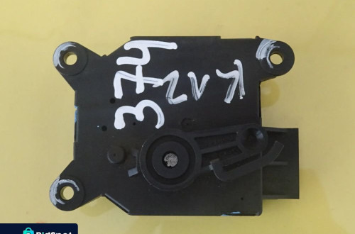 SILNICZEK NAWIEWU NAGRZEWNICY NISSAN MICRA K12 N100464D NR374