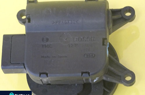 SILNICZEK NAWIEWU NAGRZEWNICY VW, AUDI A4 B6  8E2820511C / 0132801310 NR336