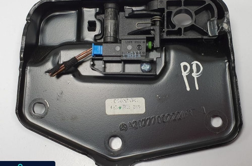 ZAMEK RYGIEL DACHU PRAWY PRZÓD MERCEDES W207