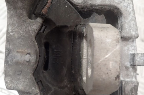 ŁAPA PODUSZKA SILNIKA PEUGEOT 407 1,6 HDI
