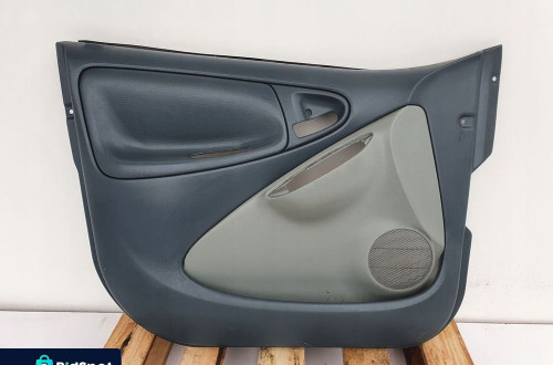 Toyota Yaris I BOCZEK DRZWI LEWY PRZÓD PRZEDNI 5D