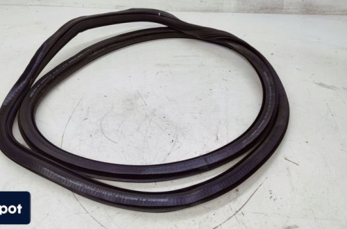 USZCZELKA DRZWI TYŁ AUDI A4 B9 8W9833721B