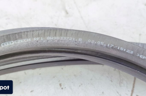 USZCZELKA DRZWI TYŁ AUDI A4 B9 8W9833721B