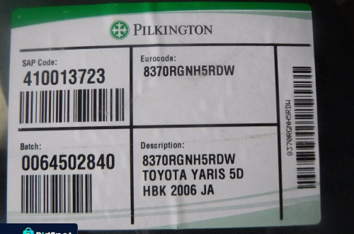 toyota yaris ii 05r- szyba drzwi tył prawa tylna