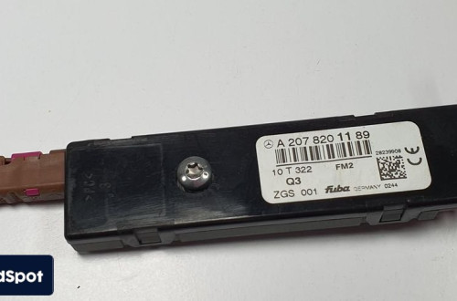 WZMACNIACZ ANTENY MERCEDES W207 A2078201189