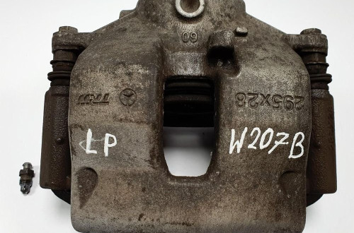 ZACISK HAMULCOWY LEWY PRZÓD MERCEDES W207 1.8 CGI