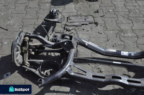 VW GOLF VII ZAWIESZENIE TYLNE TYŁ BELKA TYLNA OŚ