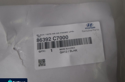 hyundai i20 14r- naklejka listwa na drzwi lewe przód przednie