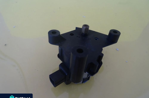 SILNICZEK NAWIEWU NAGRZEWNICY MERCEDES W168 A1688201442 NR74