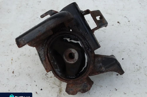 ŁAPA PODUSZKA SILNIKA TOYOTA AURIS I E15 1.6 VVTI F-VAT