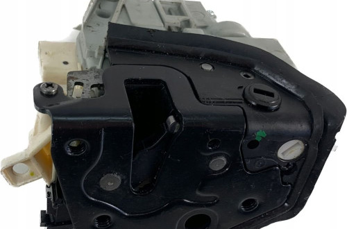 AUDI A3 A4 Q5 ZAMEK DRZWI PRAWY TYŁ 8K0839016C