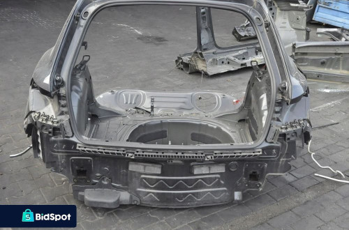 AUDI A1 II 18- PAS TYŁ TYLNY WANNA