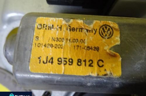 PODNOŚNIK SZYB SZYBY PRAWY TYŁ VW BORA 1J4959812C / 1J5839756C MECHANIZM ELEKTRYCZNY NR35