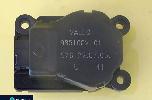 SILNICZEK NAWIEWU NAGRZEWNICY OPEL SIGNUM 985100V01 NR150