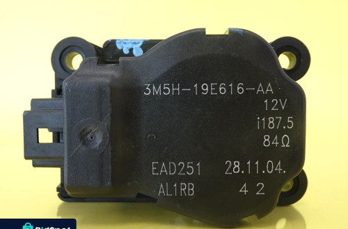 SILNICZEK NAWIEWU NAGRZEWNICY FORD FOCUS MK2 3M5H-19E616-AA NR168