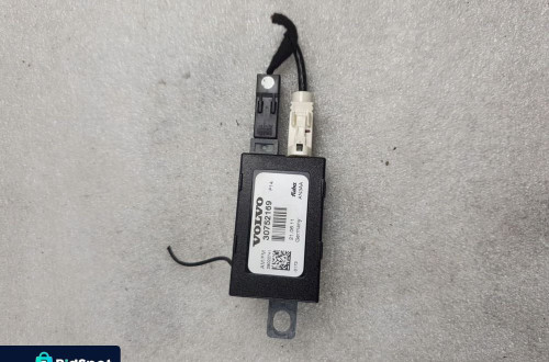WZMACNIACZ ANTENY ANTENOWY VOLVO C30 S40 II V50