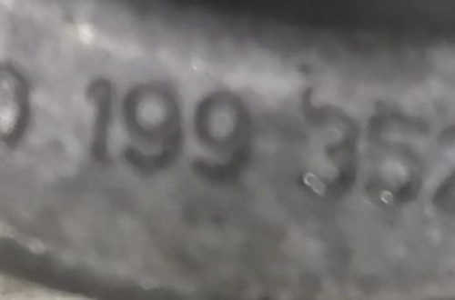 AUDI A4 B7 ŁAPA SILNIKA 8E0199352K