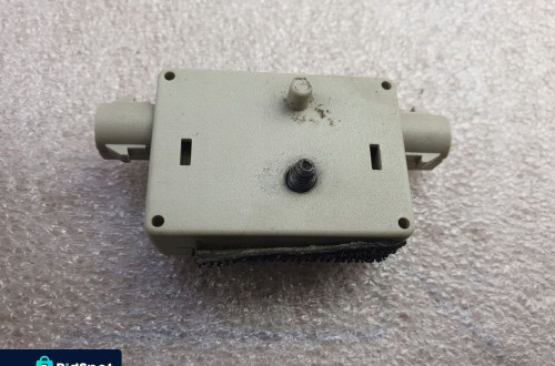 WZMACNIACZ ANTENOWY ANTENA BMW E60 E61 6990090