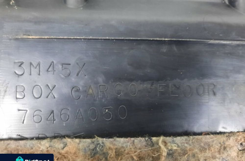 PAJERO IV WANNA WNĘKA BAGAŻNIKA 7646A050