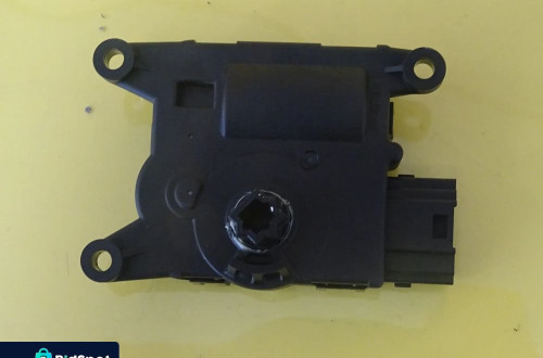 SILNICZEK NAWIEWU NAGRZEWNICY SUBARU XV T1017826P NR373
