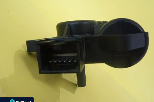 SILNICZEK NAWIEWU NAGRZEWNICY FORD FOCUS XS4H-19E616-AB NR165
