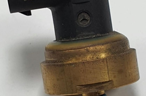 CZUJNIK CIŚNIENIA PALIWA MERCEDES W207 A0009051100