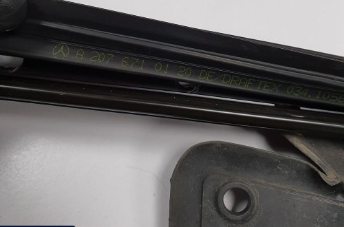 USZCZELKA SZYBY CZOŁOWEJ MERCEDES W207 A2076710120