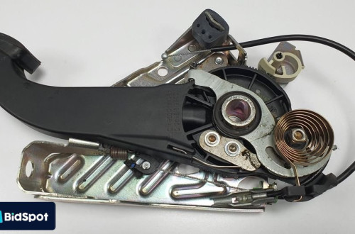 PEDAŁ HAMULCA RĘCZNEGO MERCEDES W207 204427