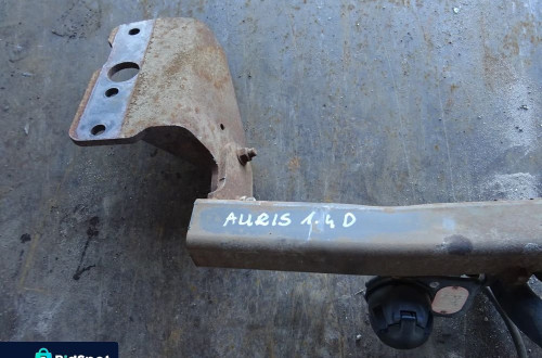 TOYOTA AURIS 06-09 1.4 D4D HAK HOLOWNICZY BELKA KULA