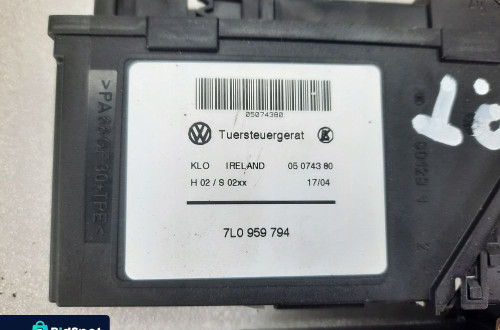 SILNICZEK SZYBY PRAWY TYŁ VW TOUAREG CAYENNE I