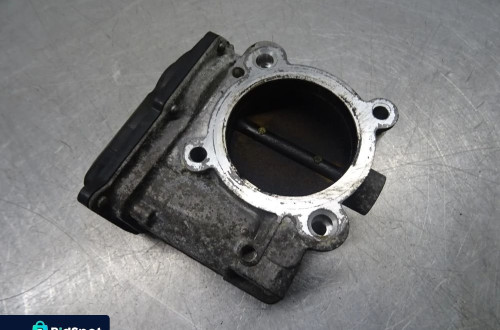 VOLVO S60 LIFT 2.4B PRZEPUSTNICA 3071155
