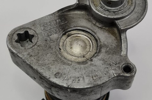 NAPINACZ PASKA MERCEDES M271 271940 A2712000270