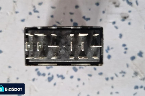 AUDI PRZEKAŹNIK ŚWIATEŁ 4B0919471A
