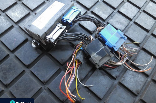 STEROWNIK SWIATEL RENAULT LAGUNA + WTYCZKI INSTALACJA 7700421261B