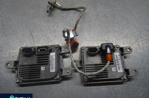 SKODA OCTAVIA II 04-08 VRS PRZETWORNICA XENON