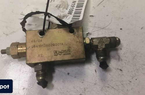 ZAWÓR BOBCAT T2556 08410138022001A